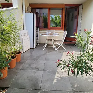  Appartement 2* Rdc+ Terrasse&parking Privé France